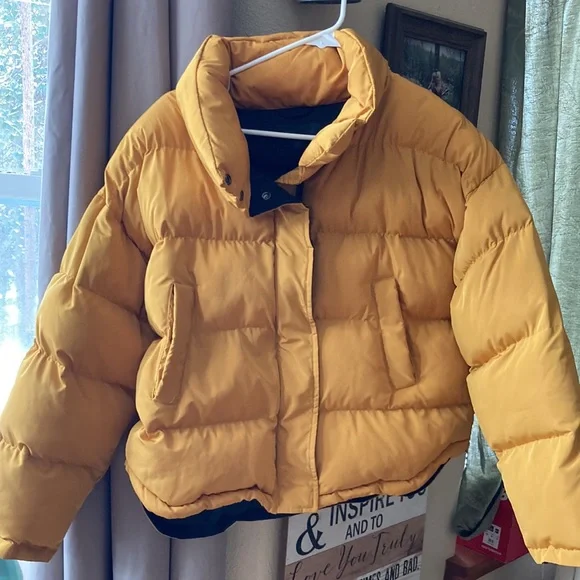 Kendall & Kylie Crop Puffer - Picture 10 of 10